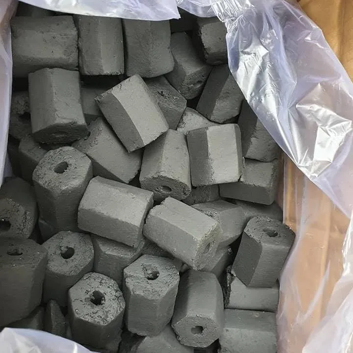 Charbon de coque de noix de coco en cubes
